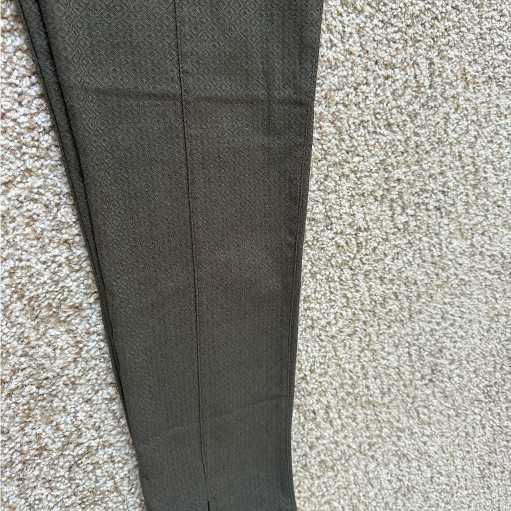 ⭐️ Firm Price ⭐️ Mario Serrani Green patterned Pants - Picture 6 of 7